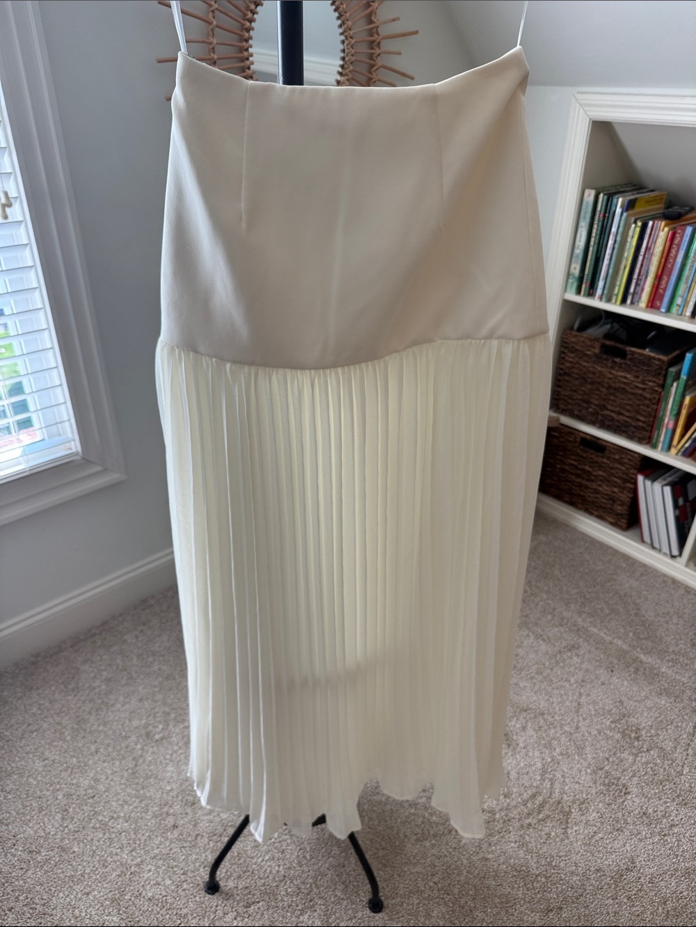 Meshki Cream Pleated Maxi Skirt - Picture 4 of 4